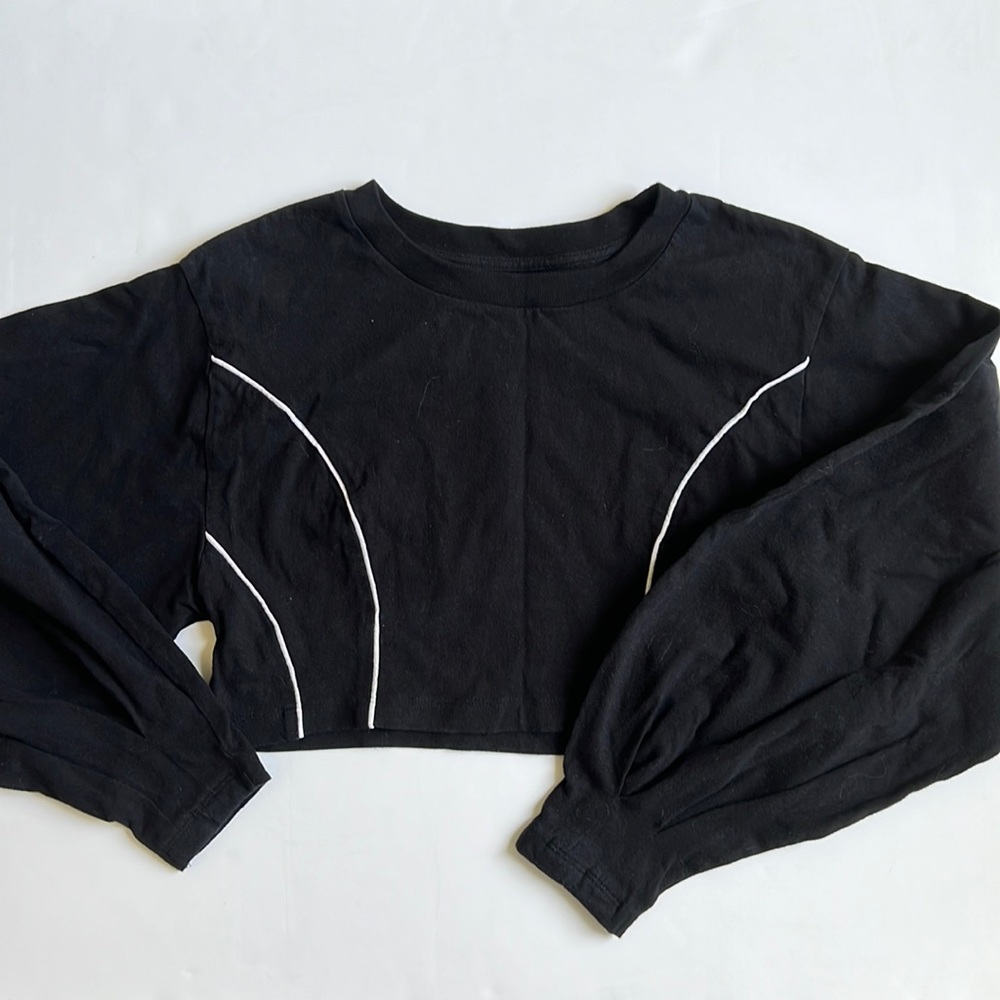 Cropped ballon sleeve top